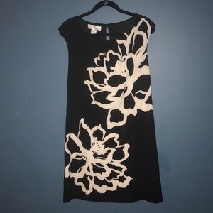 Sleeveless Black & white dress